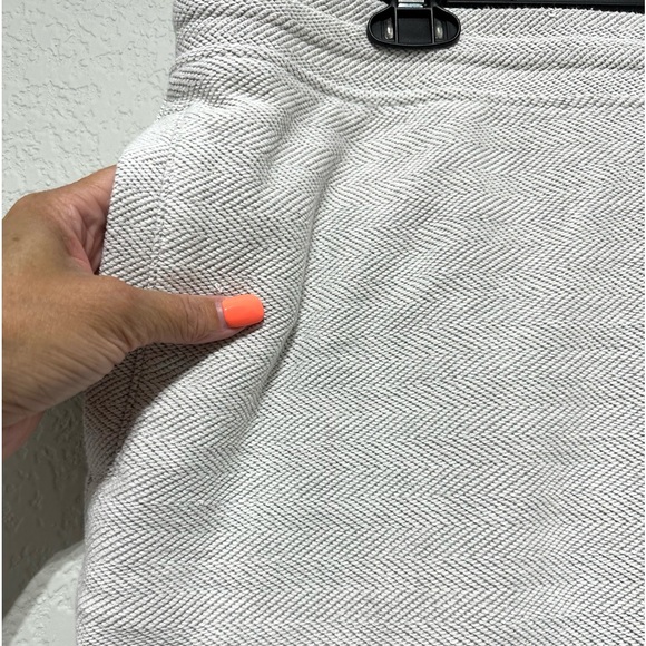 Goodfellow & Co, Men’s Knit Shorts Off-White Relaxed Fit Drawstring 3 pocket EUC - Picture 4 of 11